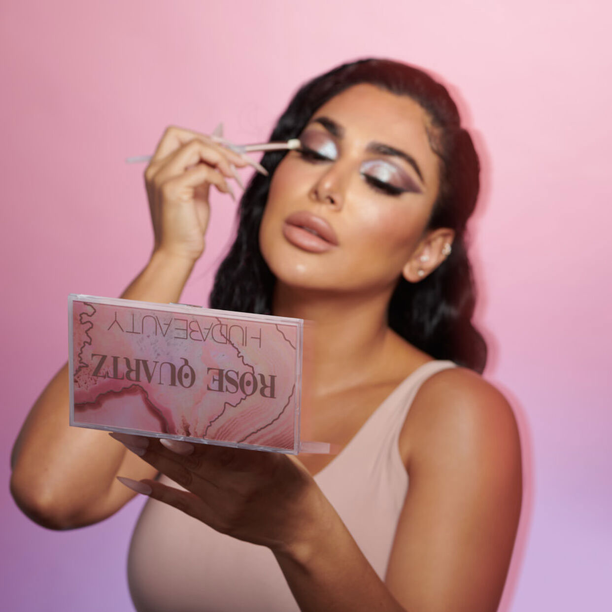 پالت سایه هدی بیوتی مدل رز کواترز Huda Beauty Rose Quartz Eyeshadow Palette