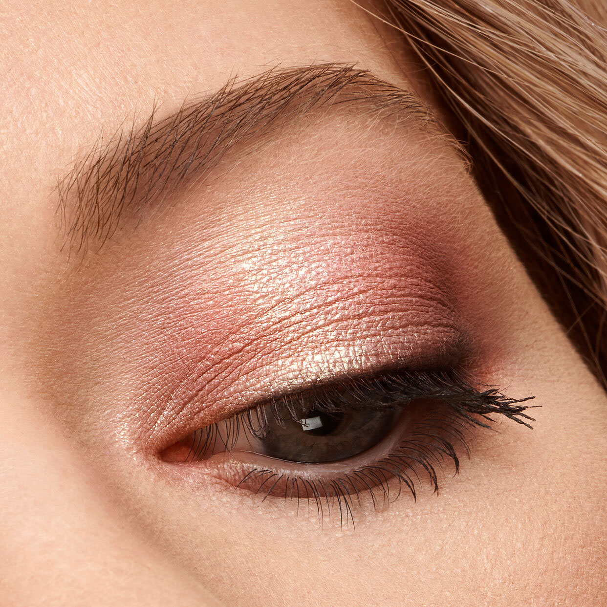 پالت سایه هدی بیوتی مدل نود لایت Huda Beauty Nude Light Eyeshadow Palette