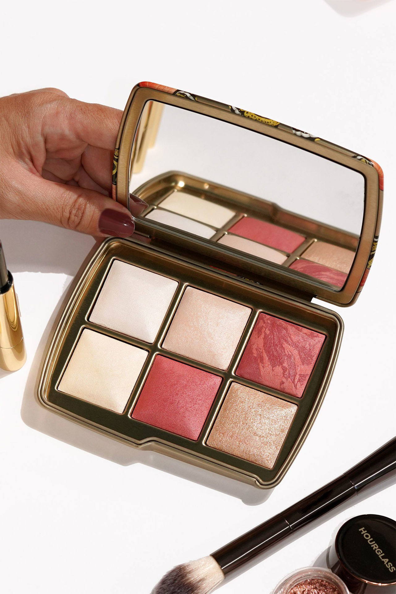 پالت رژگونه اورگلس مدل آمبینت باترفلای Hourglass Ambient Butterfly Blush Palette