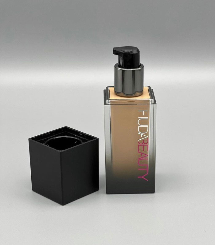 کرم پودر هدی بیوتی مدل فاکس فیلتر Huda Beauty Fauxfilter